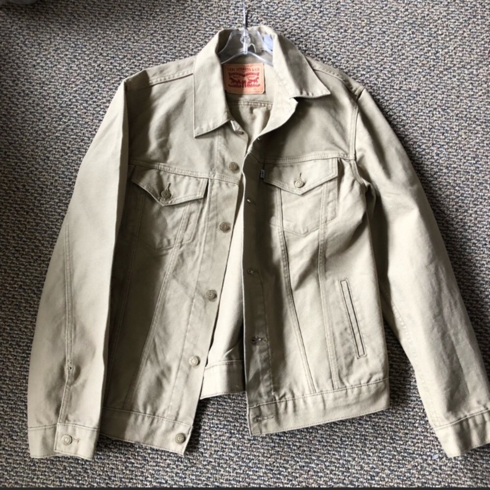 Tan Levi’s jacket